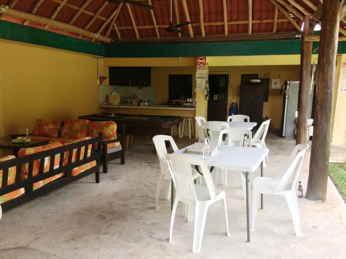 Amigos Hostel โกซูเมล ภายนอก รูปภาพ