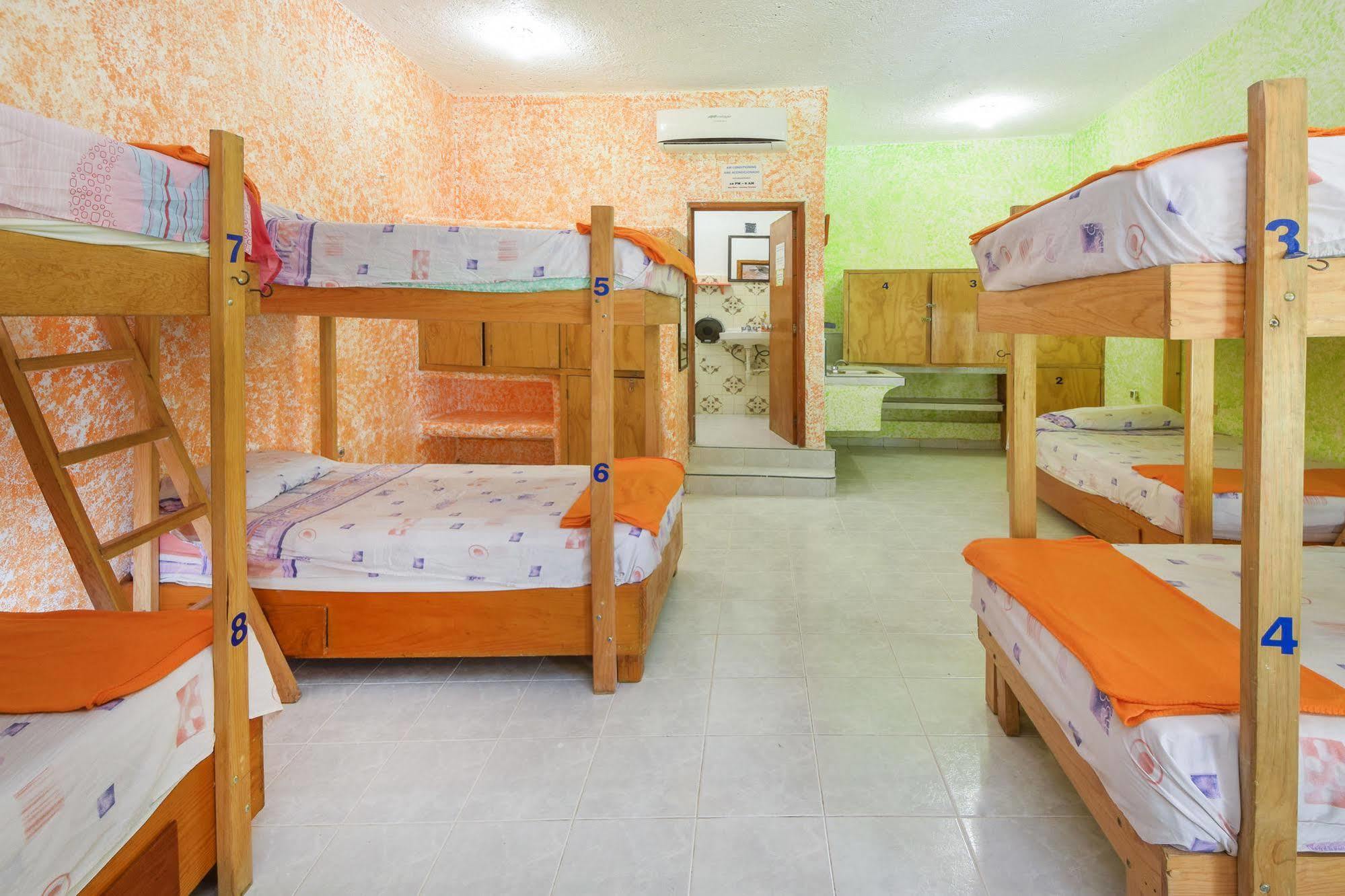 Amigos Hostel โกซูเมล ภายนอก รูปภาพ