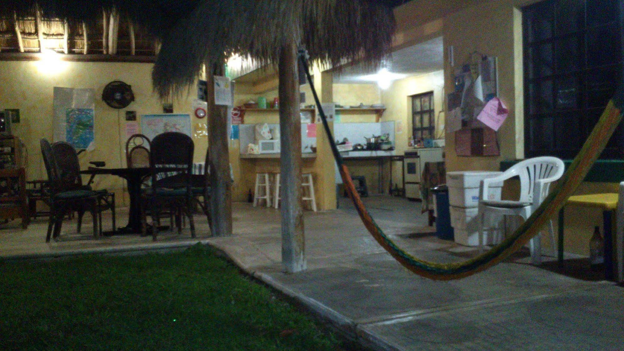 Amigos Hostel โกซูเมล ภายนอก รูปภาพ